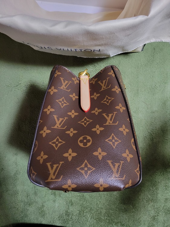 モンテーニュMM（ブランドバッグ）の商品画像 - 査定依頼日：2022年5月8日 - 最高査定価格：150,000円