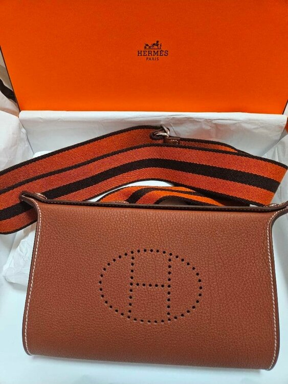 エルメス エルメス(その他)（ブランドバッグ）の商品画像 - 査定依頼日：2026年10月4日 - 最高査定価格：100,000円