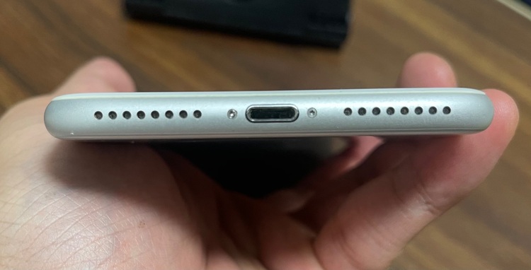 iPhone8 Plus シルバー（スマホ）の商品画像 - 査定依頼日：2025年11月1日 - 最高査定価格：8,000円