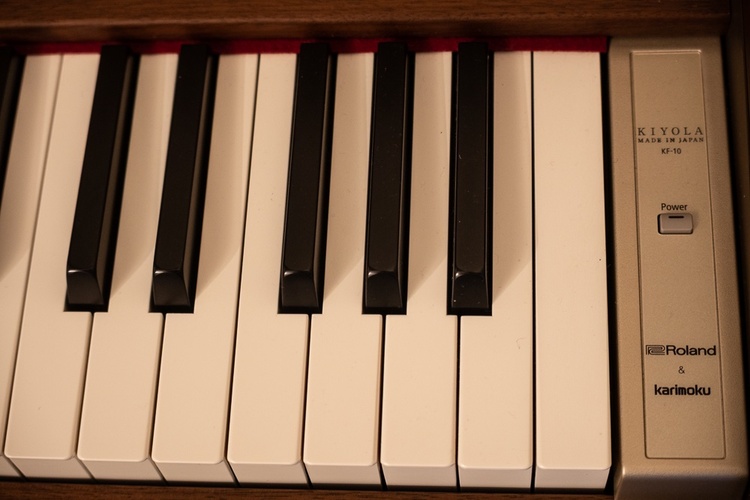 KF10　KIYOLA（ピアノ・楽器・PA機材）の商品画像 - 査定依頼日：2026年1月6日 - 最高査定価格：70,000円