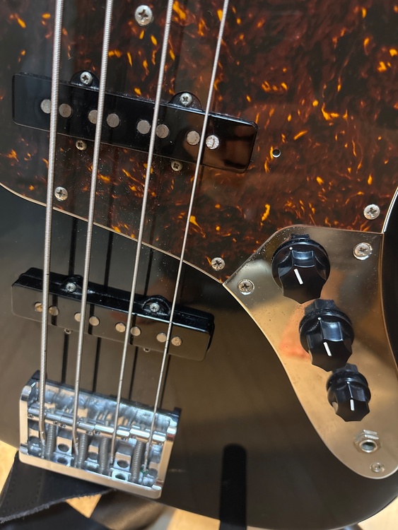 fender standard jazz bass（ピアノ・楽器・PA機材）の商品画像 - 査定依頼日：2026年7月13日 - 最高査定価格：35,000円