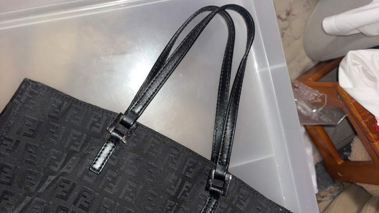 フェンディ  （ブランドバッグ）の商品画像 - 査定依頼日：2025年6月8日 - 最高査定価格：35,000円