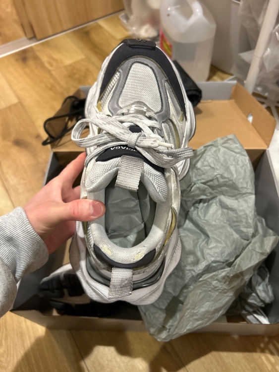 バレンシアガ  （ブランドバッグ）の商品画像 - 査定依頼日：2026年3月21日 - 最高査定価格：45,000円