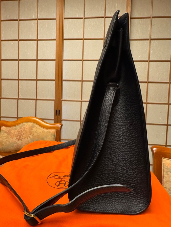 スポーツケリー、黒、縦約33cm、横(底辺)約29.5cm（ブランドバッグ）の商品画像 - 査定依頼日：2025年11月19日 - 最高査定価格：1,100,000円