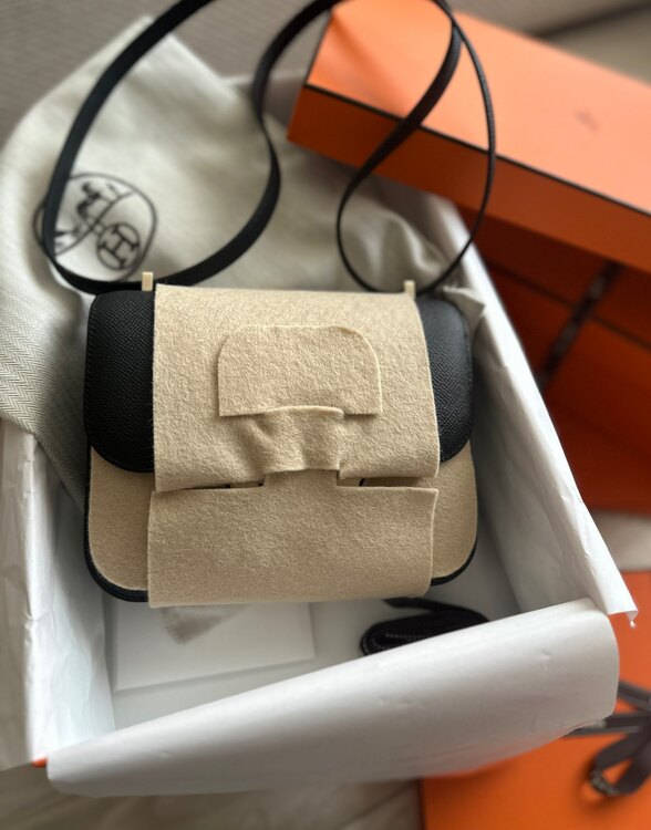 エルメス コンスタンス （ブランドバッグ）の商品画像 - 査定依頼日：2025年3月19日 - 最高査定価格：1,900,000円