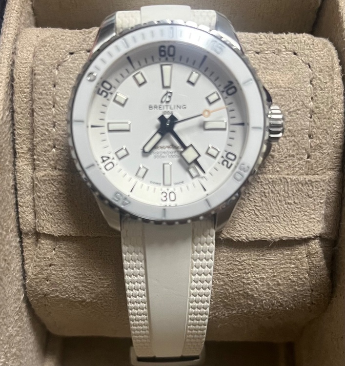 ブライトリング スーパーオーシャン （高級時計）の商品画像 - 査定依頼日：2026年4月6日 - 最高査定価格：450,000円