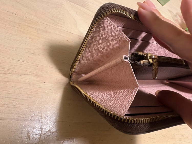 財布（ブランド財布・小物）の商品画像 - 査定依頼日：2025年10月17日 - 最高査定価格：5,000円