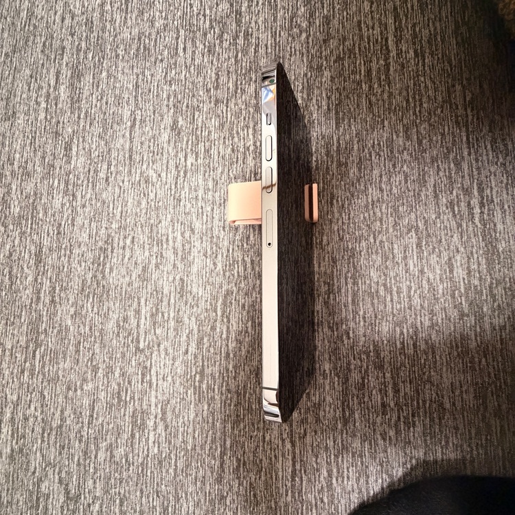 iPhone 13 Pro Max 128GB SIMフリー（スマホ）の商品画像 - 査定依頼日：2025年10月11日 - 最高査定価格：71,000円