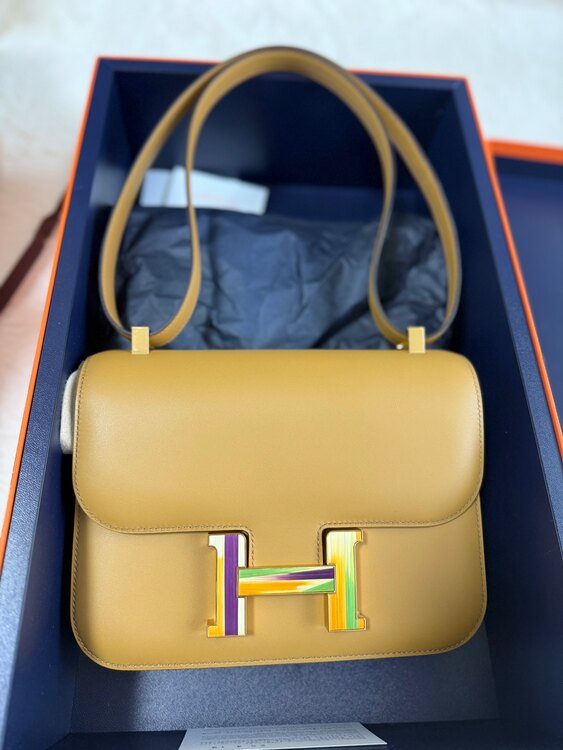 エルメス コンスタンス （ブランドバッグ）の商品画像 - 査定依頼日：2025年4月21日 - 最高査定価格：1,150,000円