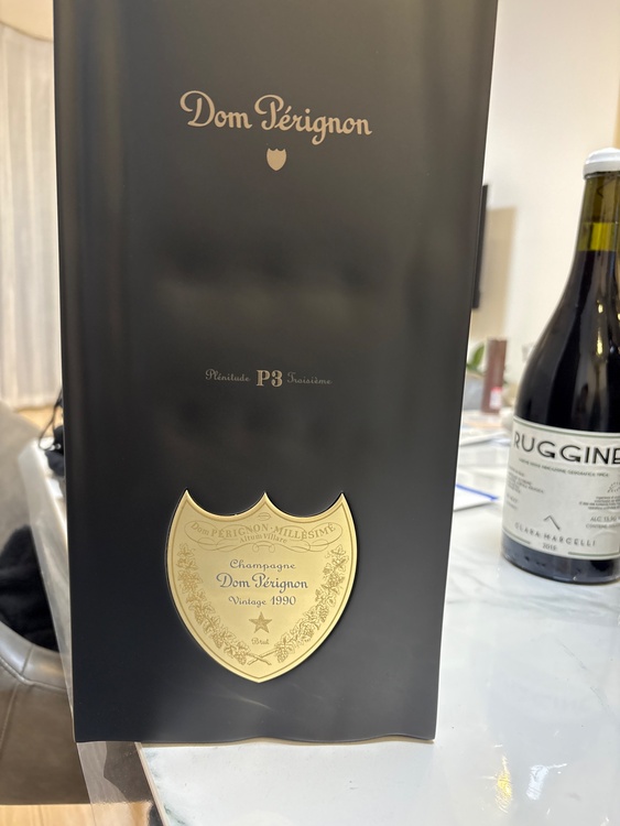 シャンパン ドン・ペリニヨン （お酒）の商品画像 - 査定依頼日：2025年12月9日 - 最高査定価格：400,000円