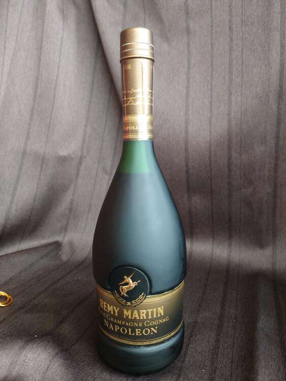 REMY MARTIN NAPOLEON（お酒）の商品画像 - 査定依頼日：2025年5月22日 - 最高査定価格：3,500円