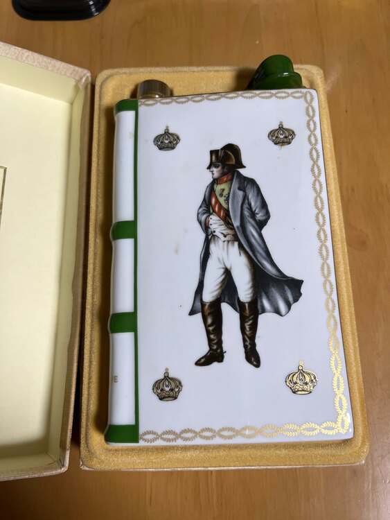 ブランデー カミュ （お酒）の商品画像 - 査定依頼日：2025年1月30日 - 最高査定価格：2,000円