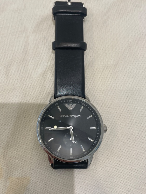 アルマーニ腕時計（高級時計）の商品画像 - 査定依頼日：2025年7月31日 - 最高査定価格：3,000円