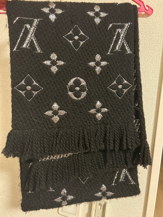 ルイ・ヴィトン M75833 エシャルプ・ロゴマニア（古着・ファッション）の商品画像 - 査定依頼日：2025年5月17日 - 最高査定価格：13,000円