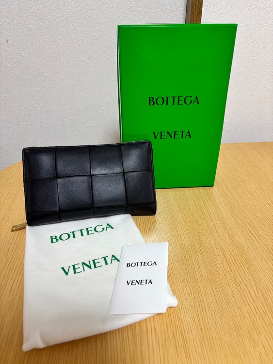 BOTTEGA VENETA イントレチャート ナッパ ジップウォレット ラウン（ブランド財布・小物）の商品画像 - 査定依頼日：2025年11月11日 - 最高査定価格：100,000円