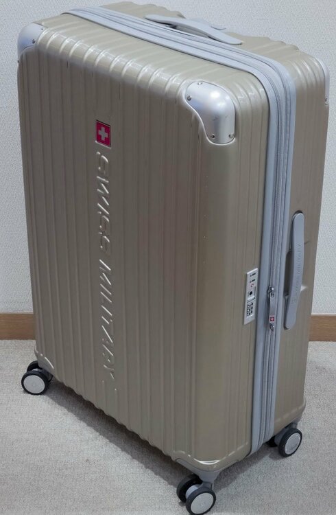 SWISS MILITARYスーツケース CYGNUS SM-A828 GOLD（ブランドバッグ）の商品画像 - 査定依頼日：2026年4月15日 - 最高査定価格：1,000円