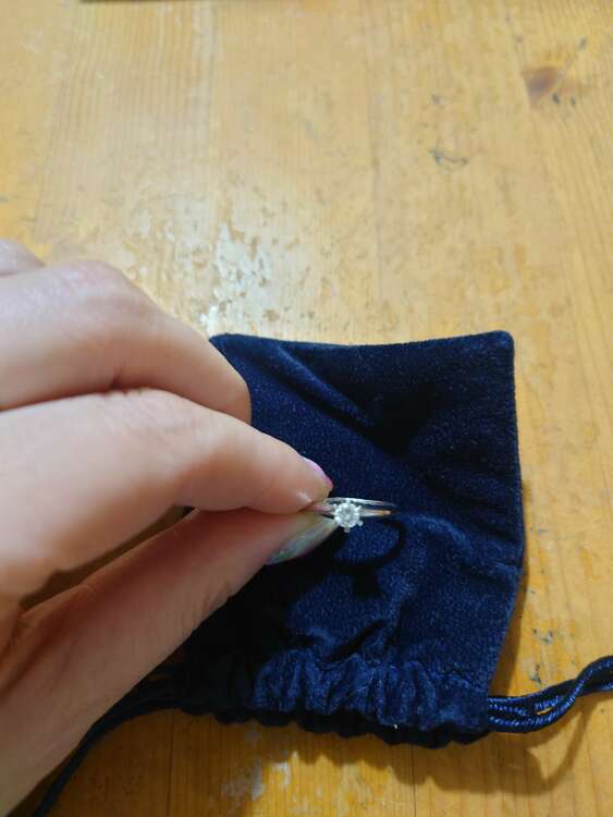 プラチナ ダイヤ リング（宝石）の商品画像 - 査定依頼日：2025年3月17日 - 最高査定価格：100,000円