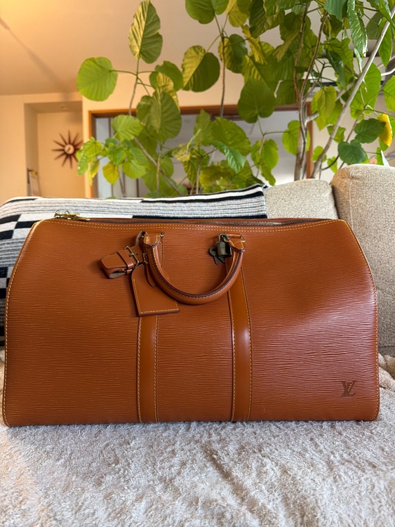 ルイヴィトン エピ （ブランドバッグ）の商品画像 - 査定依頼日：2026年2月6日 - 最高査定価格：90,000円