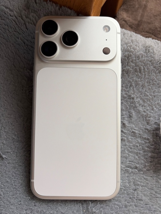 iPhone 17 Pro Max 512GB SIMフリー（スマホ）の商品画像 - 査定依頼日：2026年3月29日 - 最高査定価格：189,000円