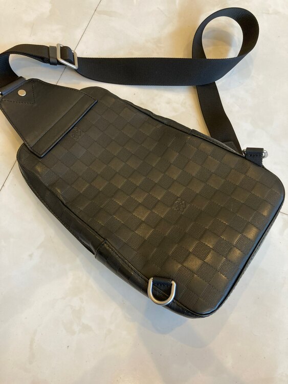 ルイヴィトン ダミエアンフィニ アヴェニュ スリングバッグ ボディバッグ（ブランドバッグ）の商品画像 - 査定依頼日：2024年3月30日 - 最高査定価格：180,000円