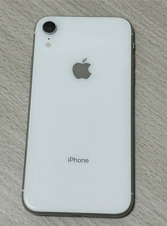 iPhoneXR 64GB docomo（スマホ）の商品画像 - 査定依頼日：2025年5月18日 - 最高査定価格：15,000円