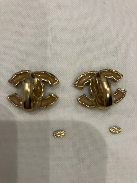 シャネル　イヤリング（金・貴金属）の商品画像 - 査定依頼日：2023年11月27日 - 最高査定価格：15,000円