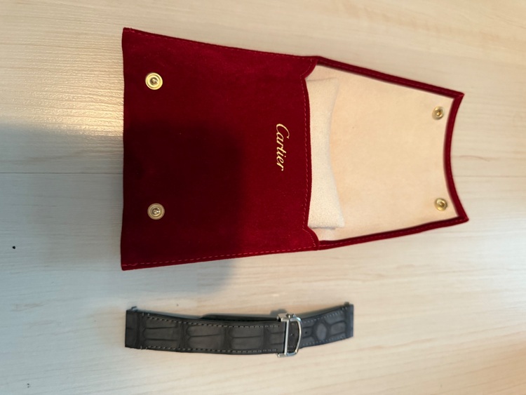 カルティエ サントス サントスLM（高級時計）の商品画像 - 査定依頼日：2025年10月26日 - 最高査定価格：1,100,000円