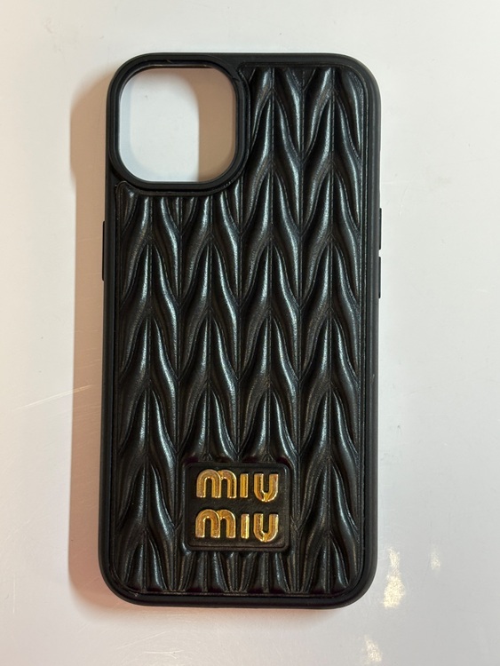 ミュウミュウ  （ブランドバッグ）の商品画像 - 査定依頼日：2025年6月24日 - 最高査定価格：12,000円