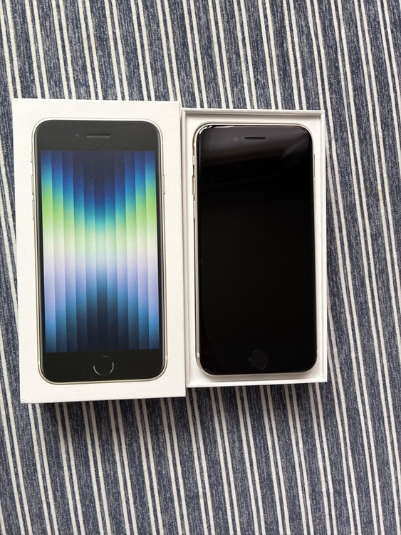 iPhone iPhone SE (第 3 世代) 64GB docomo（スマホ）の商品画像 - 査定依頼日：2026年9月11日 - 最高査定価格：18,000円