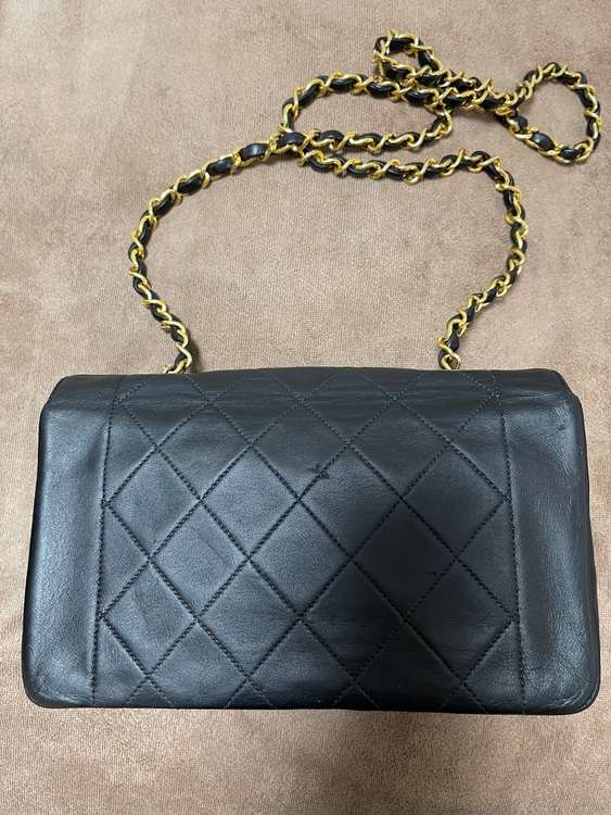 マトラッセ　ダイアナ（ブランドバッグ）の商品画像 - 査定依頼日：2025年10月7日 - 最高査定価格：350,000円