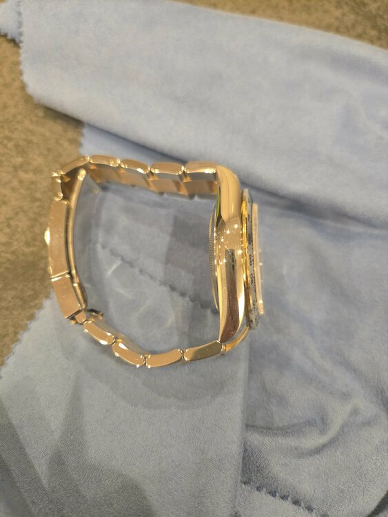 ロレックス デイトナ 116503（高級時計）の商品画像 - 査定依頼日：2026年2月12日 - 最高査定価格：3,250,000円