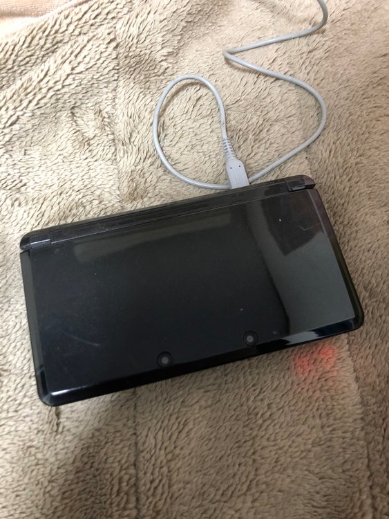 Newニンテンドー3DS本体 ブラック（ゲーム機本体・ゲームソフト）の商品画像 - 査定依頼日：2022年11月26日 - 最高査定価格：5,000円