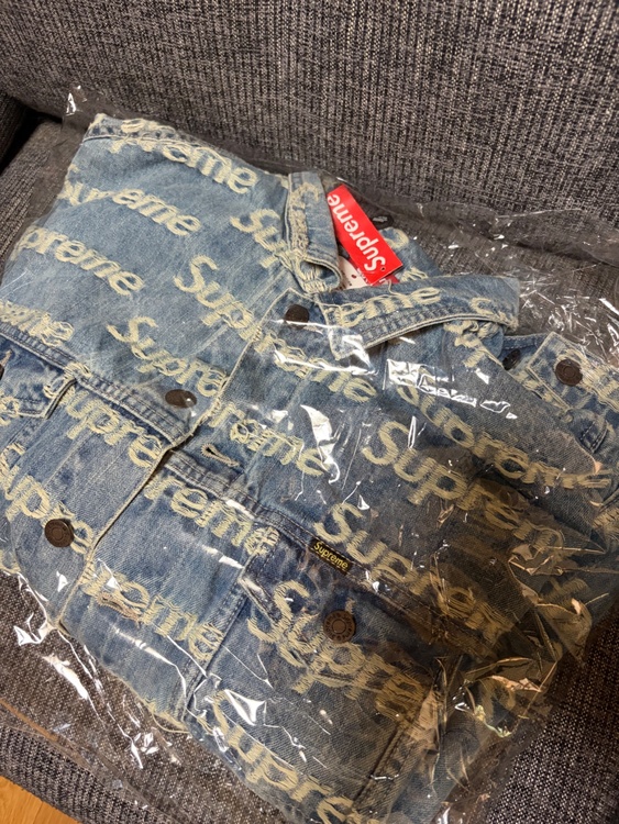 Supreme trucker jacket（古着・ファッション）の商品画像 - 査定依頼日：2026年5月20日 - 最高査定価格：25,000円