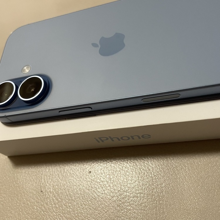 iPhone 17 256GB SIMフリー（スマホ）の商品画像 - 査定依頼日：2026年2月7日 - 最高査定価格：108,000円