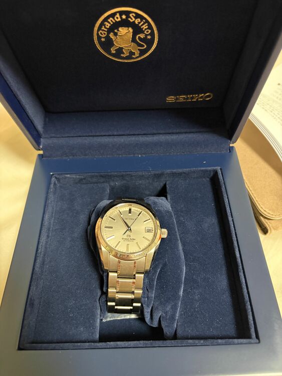 セイコー グランドセイコー SBGR05（高級時計）の商品画像 - 査定依頼日：2025年11月3日 - 最高査定価格：250,000円