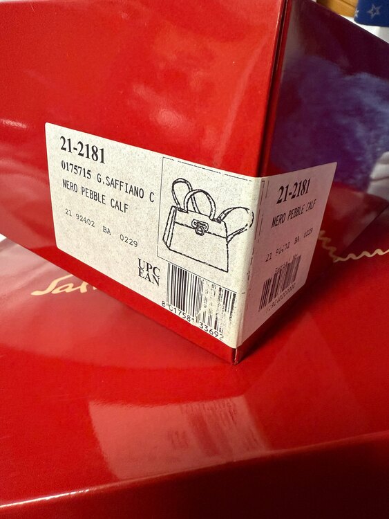 フェラガモ  （ブランドバッグ）の商品画像 - 査定依頼日：2025年5月26日 - 最高査定価格：30,000円