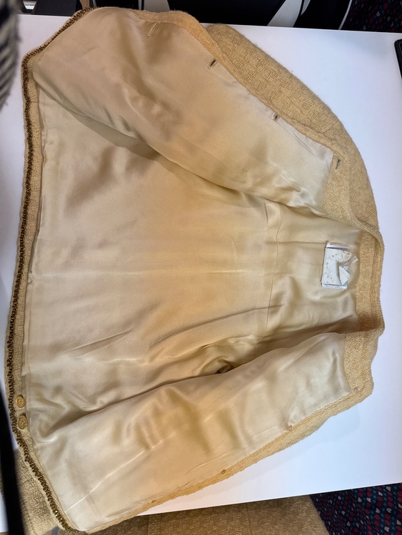 シルクツィードスーツ（古着・ファッション）の商品画像 - 査定依頼日：2025年12月7日 - 最高査定価格：70,000円