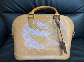 ルイヴィトン アルマ （ブランドバッグ）の商品画像 - 査定依頼日：2025年6月5日 - 最高査定価格：50,000円