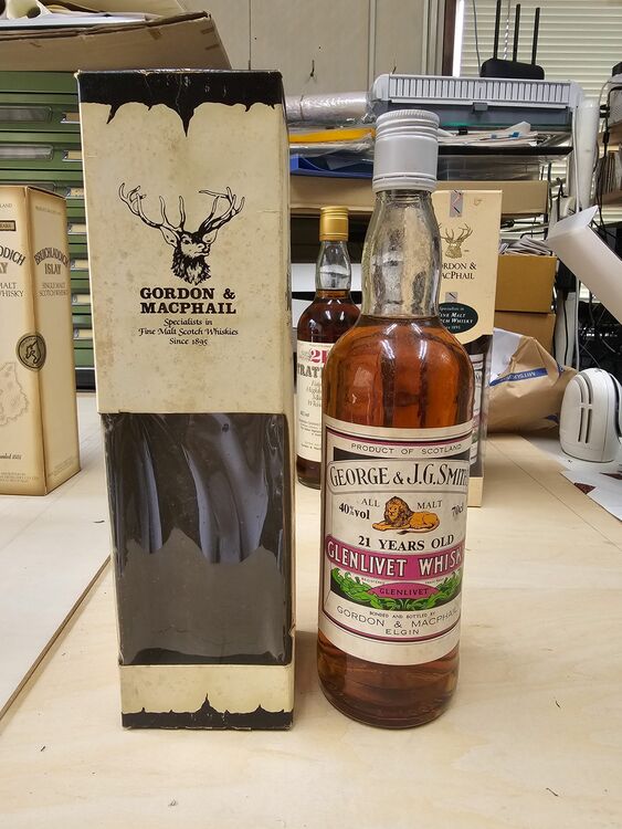 Gordon & MacPhail  GLENLIVET 21（お酒）の商品画像 - 査定依頼日：2025年7月3日 - 最高査定価格：30,000円