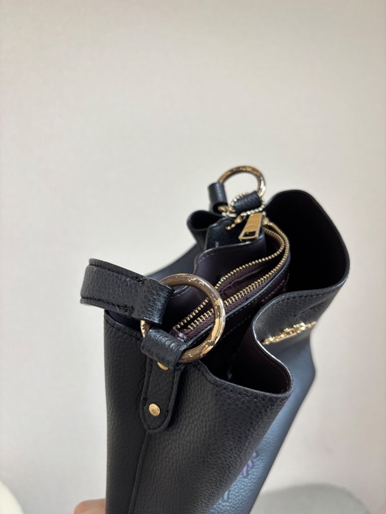 その他 コーチ （ブランドバッグ）の商品画像 - 査定依頼日：2025年8月30日 - 最高査定価格：4,000円