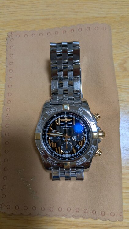 ブライトリング クロノマット B0111B57Pa（高級時計）の商品画像 - 査定依頼日：2026年4月26日 - 最高査定価格：250,000円
