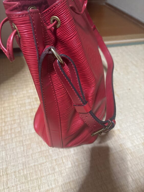 ルイヴィトン　エピ（ブランドバッグ）の商品画像 - 査定依頼日：2024年12月24日 - 最高査定価格：35,000円