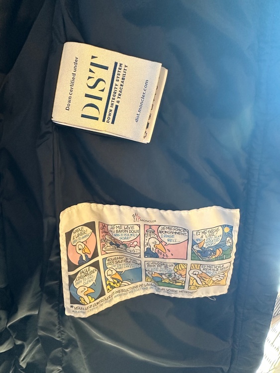 MONCLER モンクレール TALEVE GIUBBOTTO D2093493（古着・ファッション）の商品画像 - 査定依頼日：2025年12月26日 - 最高査定価格：56,000円