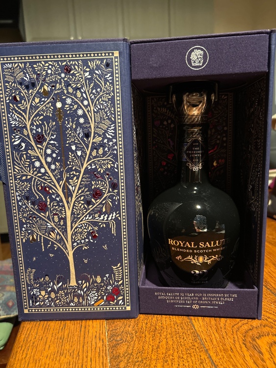 ROYAL SALUTE 32year （お酒）の商品画像 - 査定依頼日：2026年6月13日 - 最高査定価格：33,000円