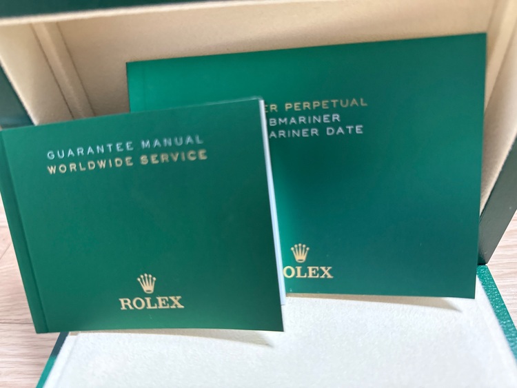 ロレックス・サブマリーナ（高級時計）の商品画像 - 査定依頼日：2025年6月17日 - 最高査定価格：1,880,000円