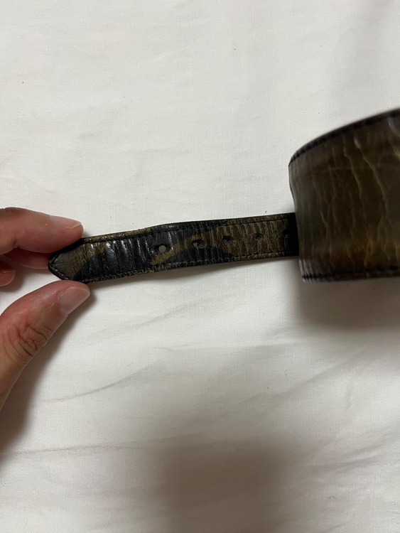 [クロムハーツ R&R　ロックンロール レザーブレスレット]（古着・ファッション）の商品画像 - 査定依頼日：2025年9月14日 - 最高査定価格：30,000円