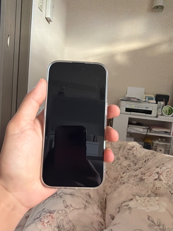 iPhone iPhone 16 128GB au（スマホ）の商品画像 - 査定依頼日：2026年8月1日 - 最高査定価格：70,000円