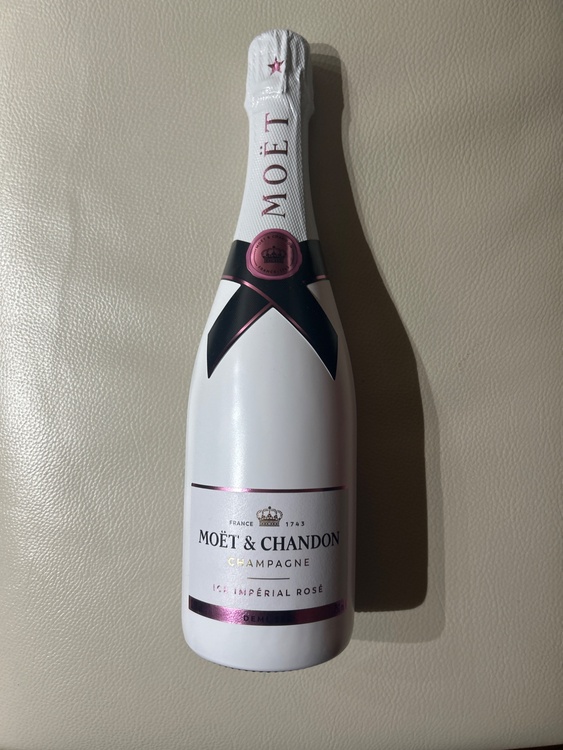 シャンパン モエ・エ・シャンドン （お酒）の商品画像 - 査定依頼日：2026年1月17日 - 最高査定価格：13,200円