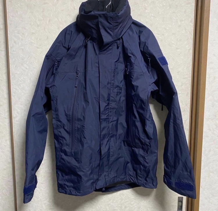 ROYAL NAVY GORE-TEXジャケット（古着・ファッション）の商品画像 - 査定依頼日：2026年5月6日 - 最高査定価格：100,000円