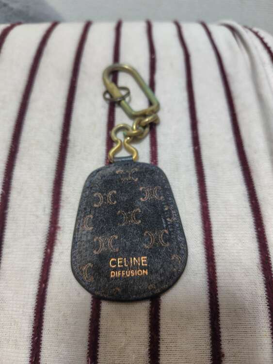 CELINE（古着・ファッション）の商品画像 - 査定依頼日：2025年1月26日 - 最高査定価格：1,000円